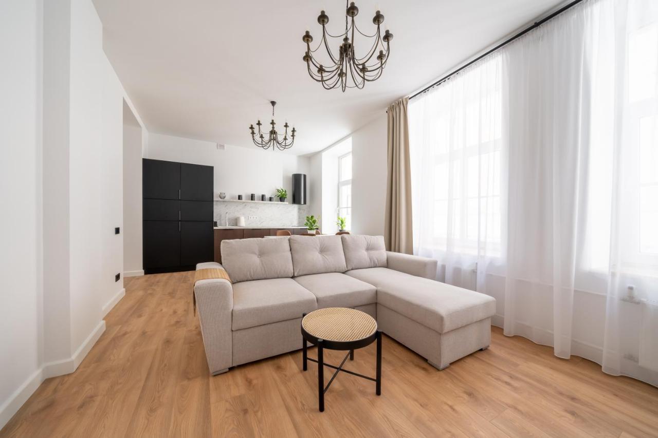 Spacious 1-Bedroom Apartment In The Heart Of Old Town ريغا المظهر الخارجي الصورة