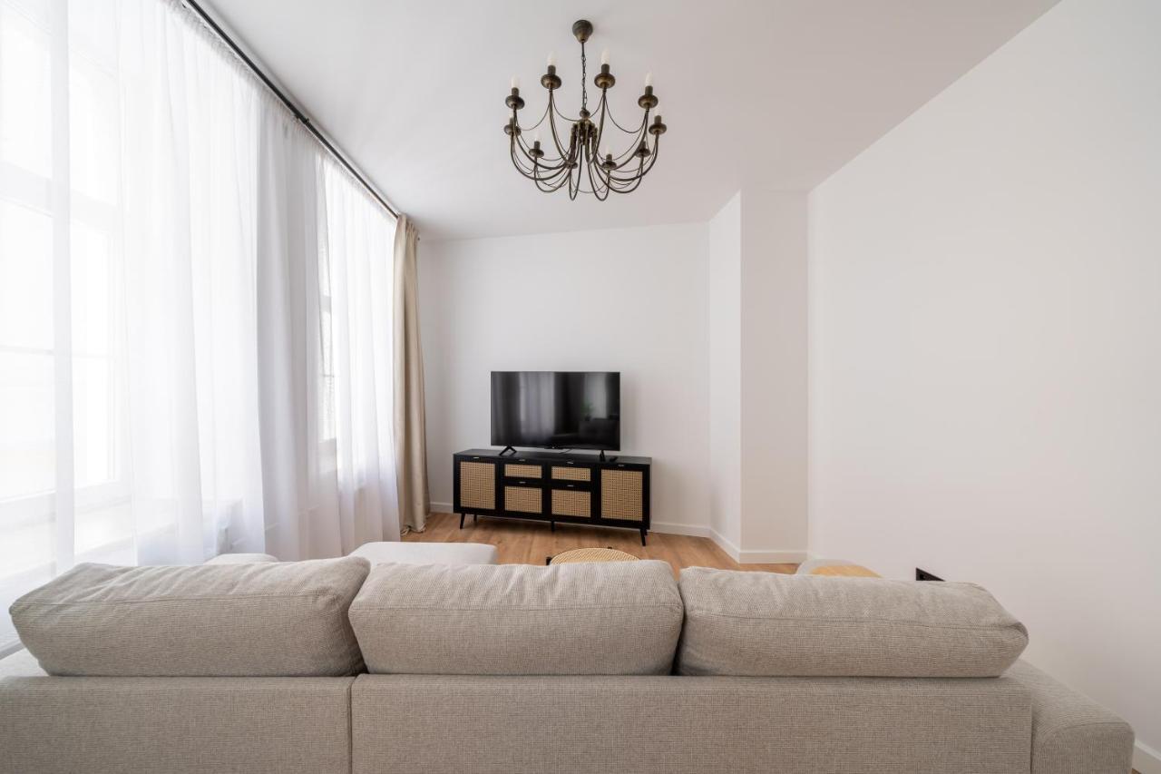 Spacious 1-Bedroom Apartment In The Heart Of Old Town ريغا المظهر الخارجي الصورة