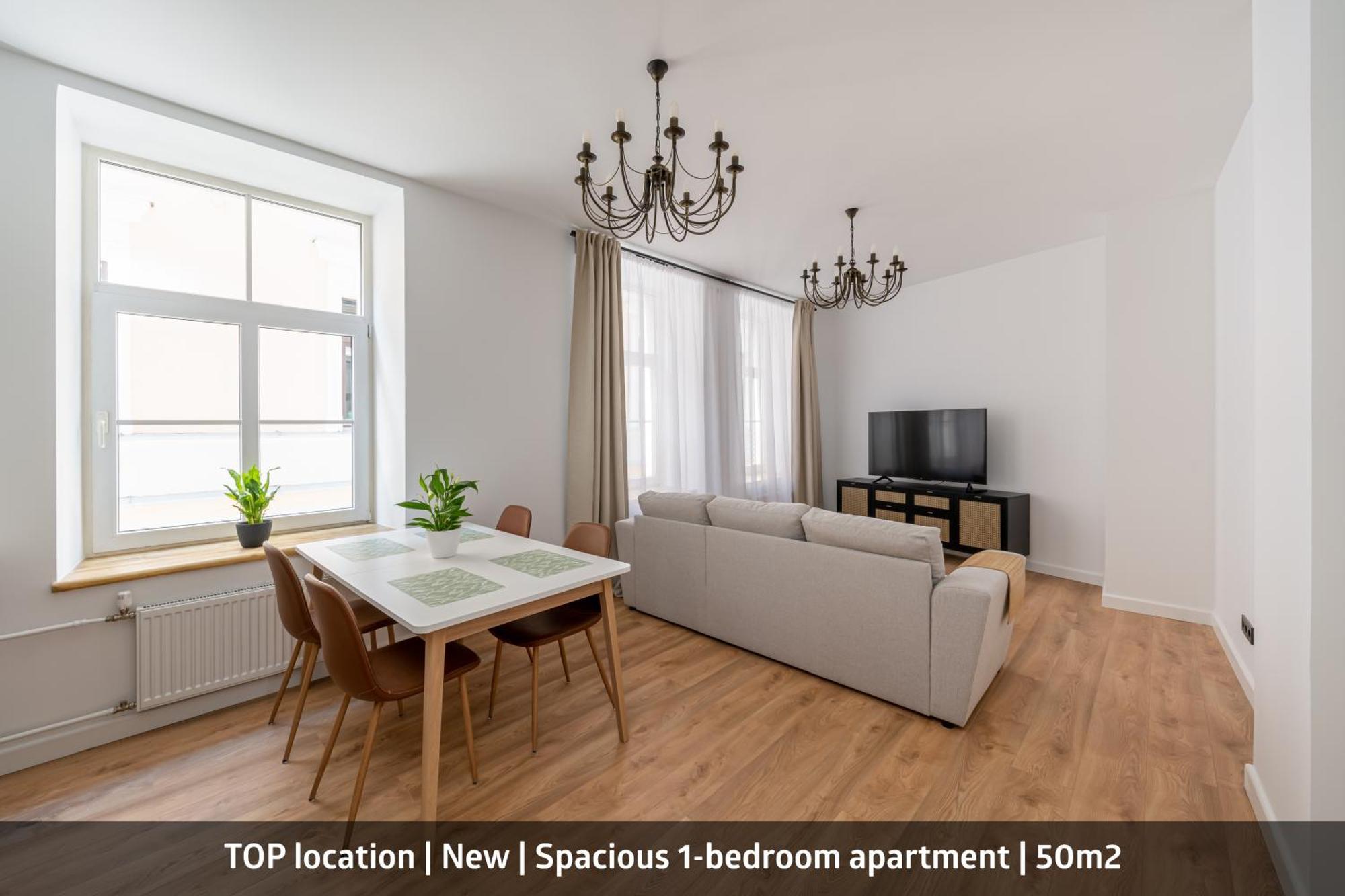 Spacious 1-Bedroom Apartment In The Heart Of Old Town ريغا المظهر الخارجي الصورة