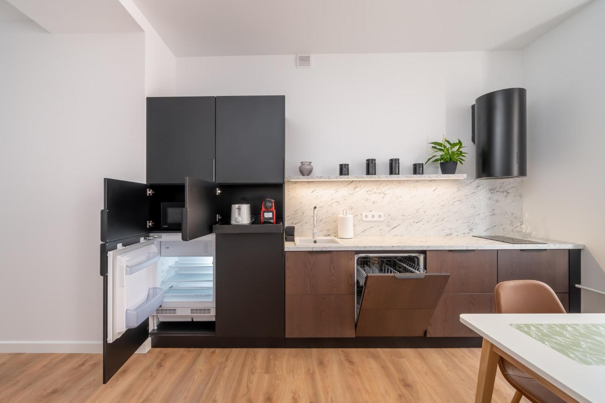 Spacious 1-Bedroom Apartment In The Heart Of Old Town ريغا المظهر الخارجي الصورة